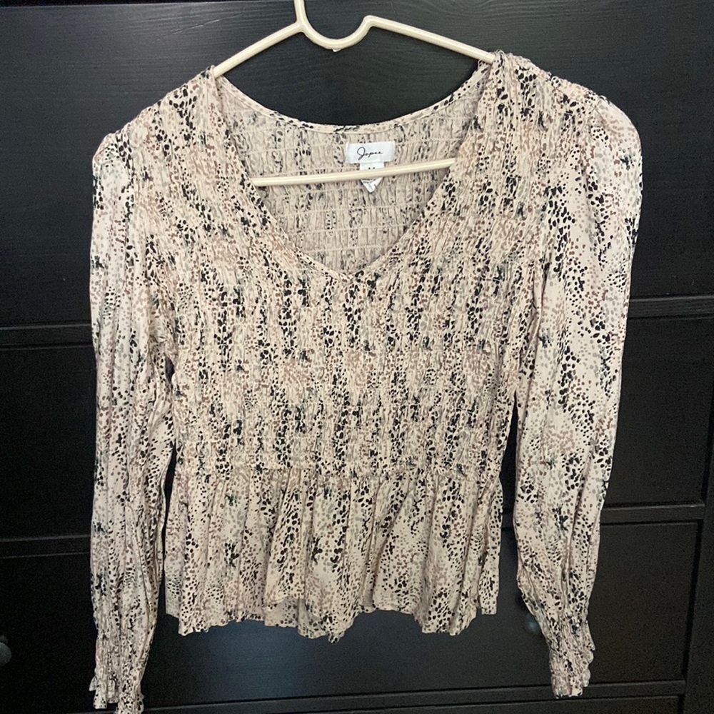 Spotted light pink blouse